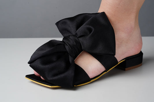 BLACK MALALA FLATS