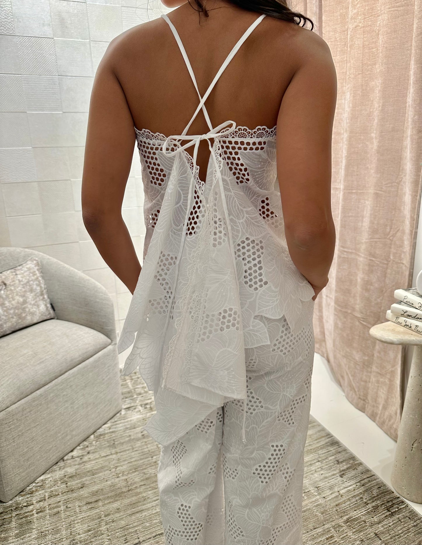 WHITE FLEUR TOP