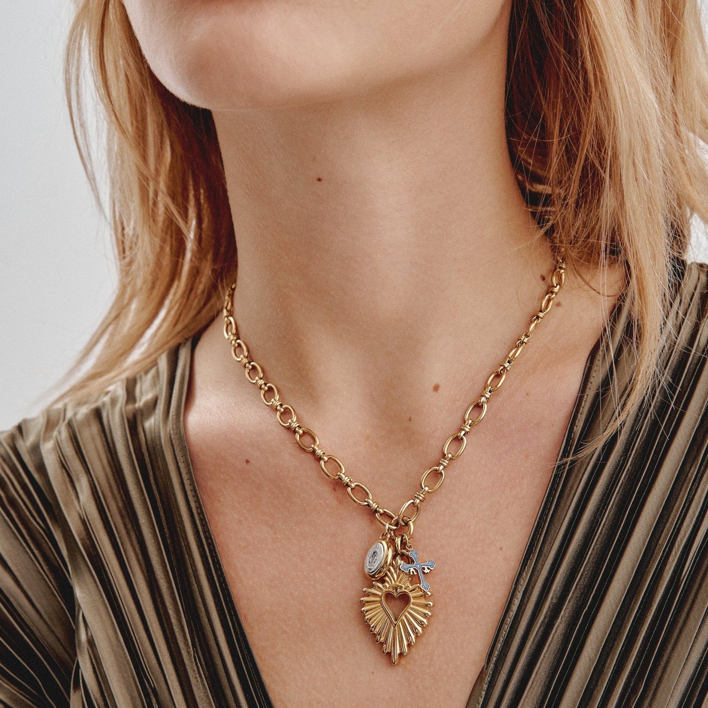 DETENTE MULTI CHARM NECKLACE