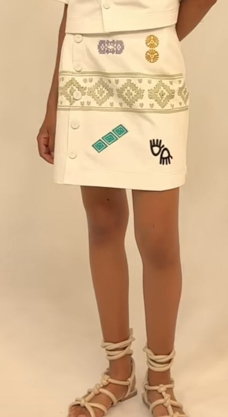 SKIRT FEATURING