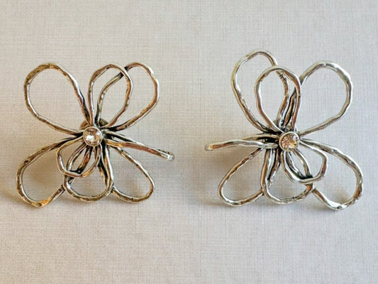 SILVER FLOWER EARRINGS