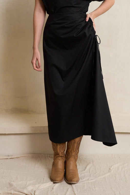 FREE BLACK SKIRT