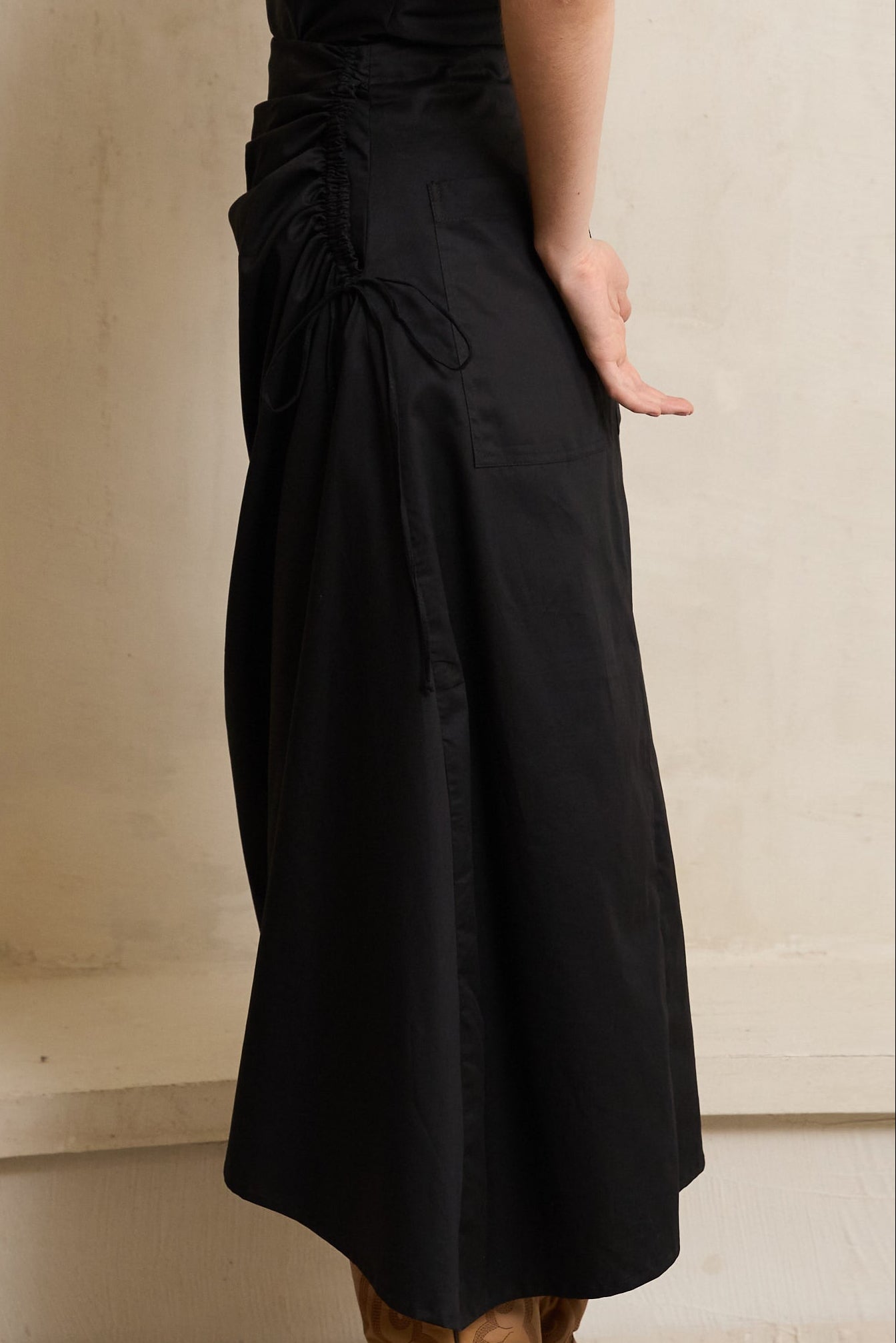 FREE BLACK SKIRT
