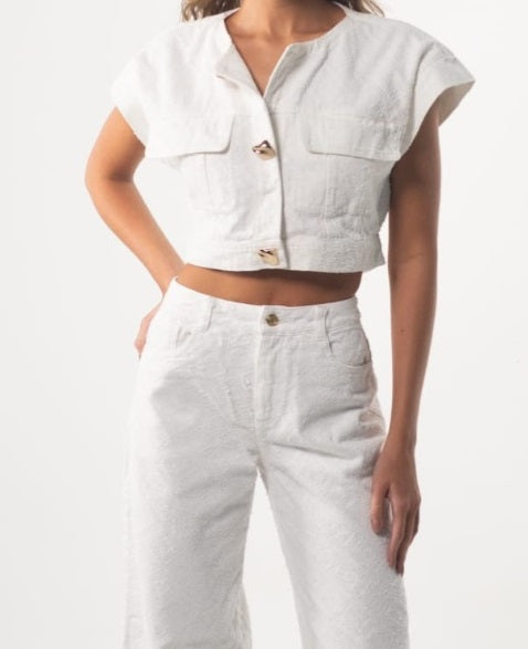 WHITE VEST